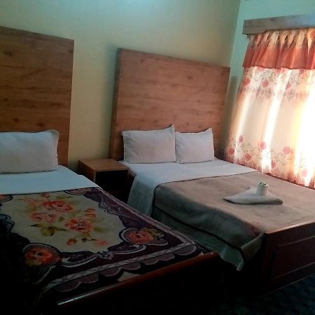 Hotel Marigold Pokhara Esterno foto