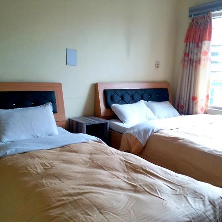 Hotel Marigold Pokhara Esterno foto