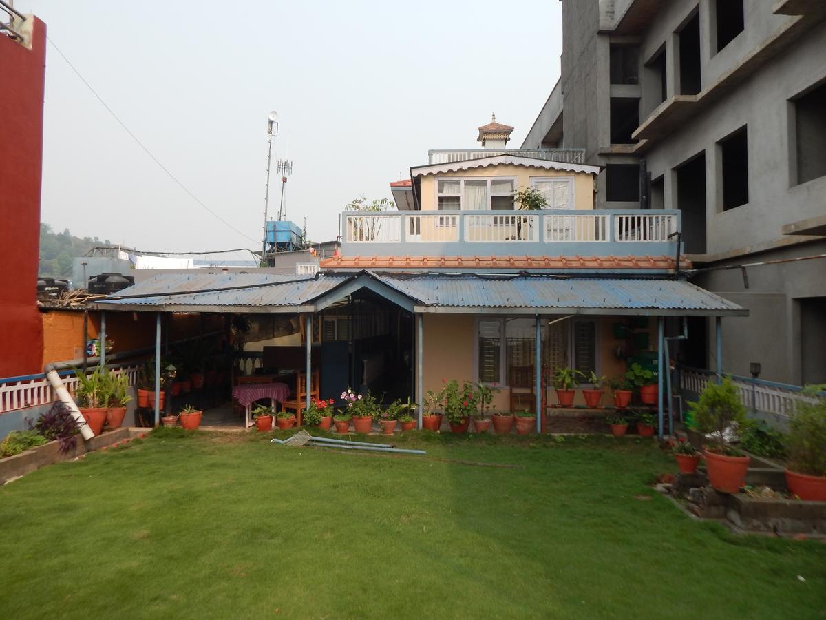Hotel Marigold Pokhara Esterno foto