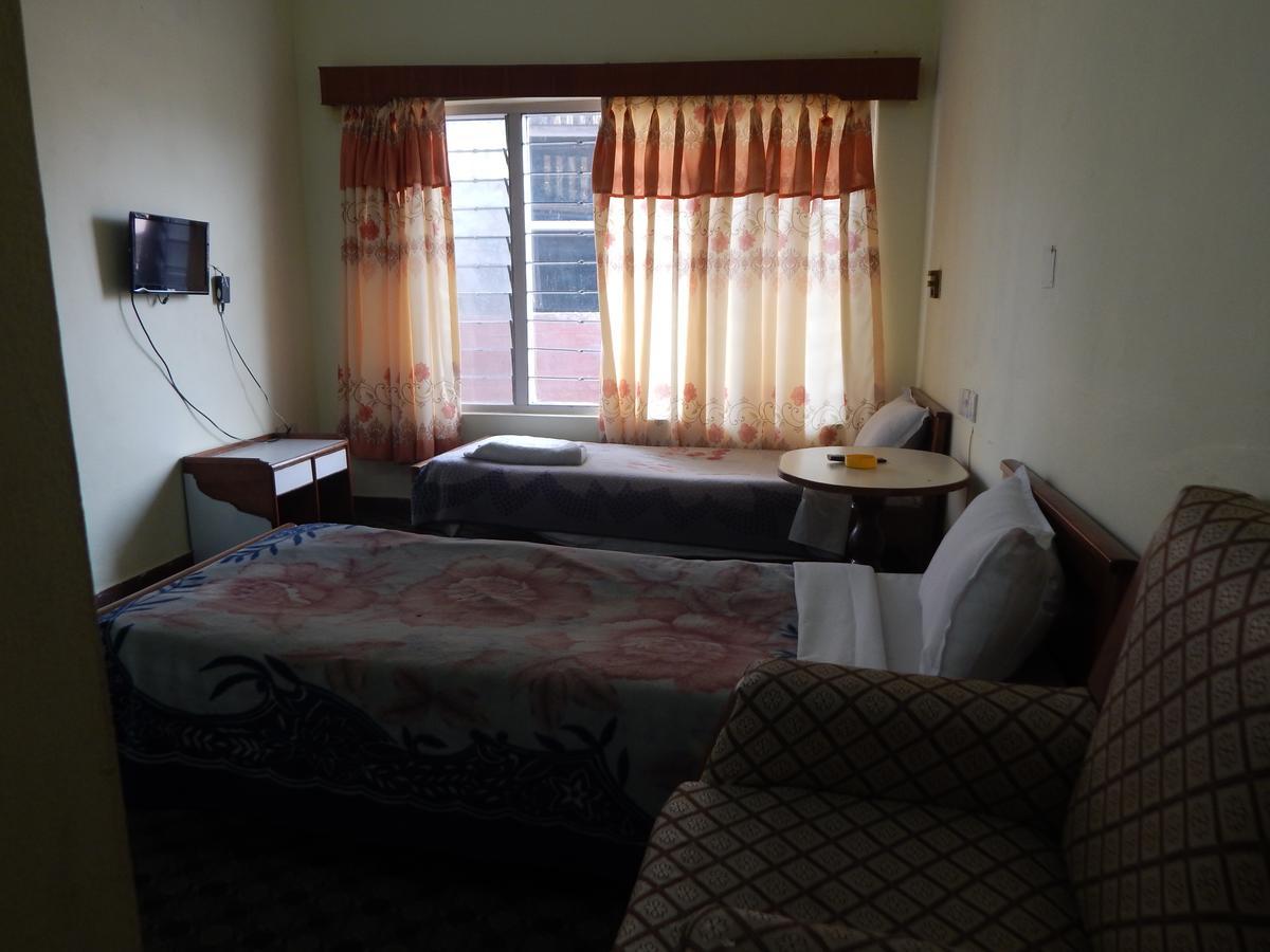 Hotel Marigold Pokhara Esterno foto