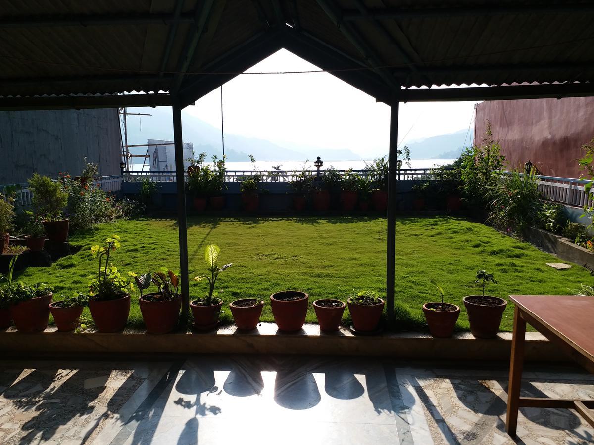 Hotel Marigold Pokhara Esterno foto