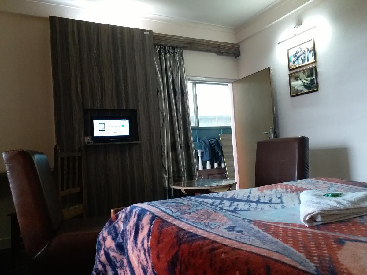 Hotel Marigold Pokhara Esterno foto