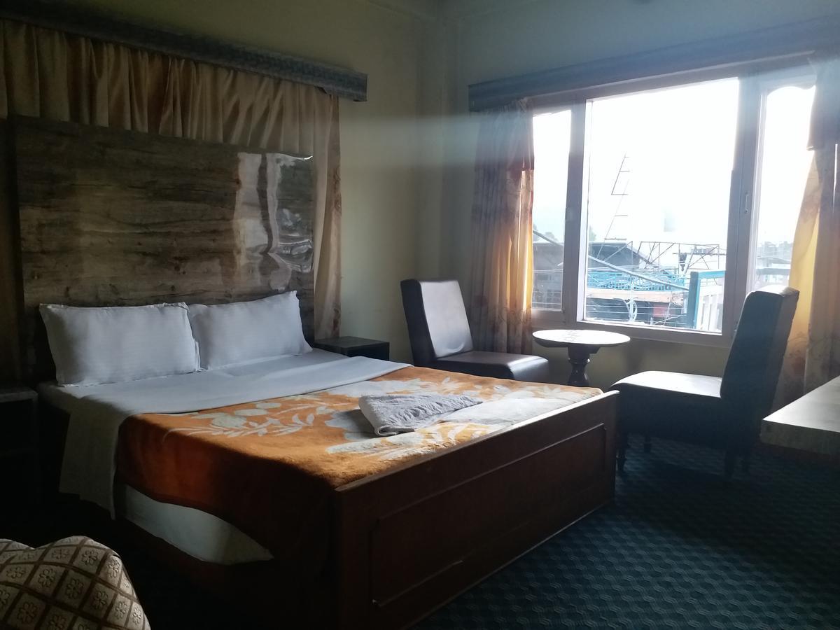Hotel Marigold Pokhara Esterno foto